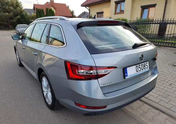 Skoda Superb cena 106899 przebieg: 72000, rok produkcji 2018 z Sosnowiec małe 742